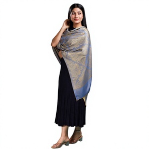 Chal de Invierno Azul Geométrico de Modal para Uso Diario, Reversible, Estilo Pashmina con Flecos para Mujer - Product Image 3
