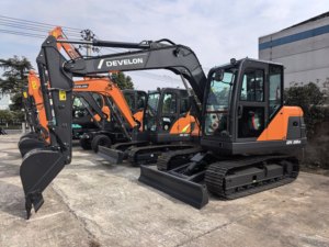 รถขุดตีนตะขาบยี่ห้อเกาหลี 8 ตัน รุ่น Develon DX80D ขนาดเล็กอเนกประสงค์ พร้อมบุ้งกี๋ขนาด 0.33 ลูกบาศก์เมตร สำหรับขาย - Product Image 4