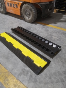 Bảo vệ cáp, xây dựng trang web, buổi hòa nhạc, giai đoạn dây thiết bị bảo vệ cáp 2 kênh cao su PVC đoạn đường nối - Product Image 6