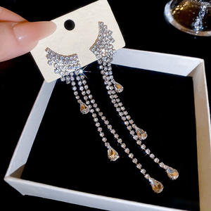 Boucles d'oreilles longues à pampilles en zircon et strass, élégantes et luxueuses pour femmes, pour mariage, fête ou banquet - Product Image 5