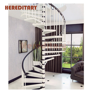 Scala a chiocciola per Tiny House con corrimano in PVC nero e gradini a griglia per spazi ridotti - Product Image 1