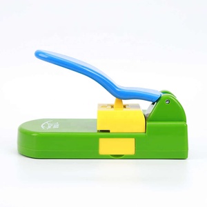 Nueva Máquina Creativa para Hacer Rompecabezas, Perforadora de Flores en Relieve, Juguetes Educativos para Niños, Materiales Hechos a Mano - Product Image 4