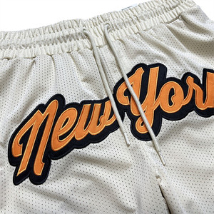 Shorts de sport amples de haute qualité avec logo brodé et doublure en maille respirante, shorts de basket vintage streetwear pour hommes - Product Image 3