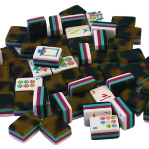 Tuiles de Mahjong de Noël en Acrylique Rouge et Vert à 4 Couches, Mahjong de Style Américain Gravé au Laser Personnalisé pour Cadeau Festif - Product Image 3