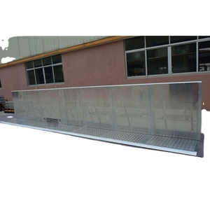 Barreras Plegables de Seguridad para Conciertos al Aire Libre, Resistentes y de Alta Capacidad de Carga, en Venta - Product Image 1