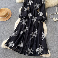 Robe longue élégante pour femme avec col en perles, manches bouffantes, coupe trapèze, broderie florale et ceinture, idéale pour le quotidien et les soirées