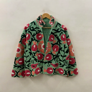 Chaqueta Bordada Suzani Verde Menta Hecha a Mano, Chaqueta Corta Vintage con Motivo Floral de Granada de la India, Cárdigan Abierto por Delante - Product Image 1