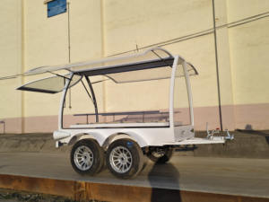 Coche Fúnebre Blanco Estilo Clásico Vintage para el Transporte de Ataúdes, Guía de Almas Fallecidas y Procesiones Fúnebres - Product Image 5