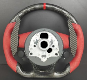 Volant de voiture personnalisé en fibre de carbone rouge perforé avec palettes de changement de vitesse et bouton de démarrage/arrêt pour <span class=keywords><strong>Audi</strong></span> A4/A7/Q5/Q7/Q3 Series - Product Image 2