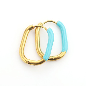 Pendientes Huggie de Aleación de Zinc Geométricos Chapados en Oro de 18k Cinco Colores Joyería de Moda Unisex - Product Image 3