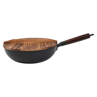 Wok en fer de 32 cm avec poignée en bois et couvercle, chauffe uniforme, ustensile de cuisson durable pour une cuisine saine et les sautés maison