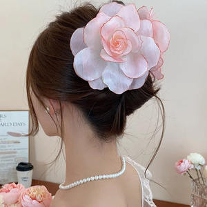 Pinza de Pelo con Flores Secas Pequeñas para Primavera/Verano, Pinza de Pelo de Tela y Plástico Colorida para Mujer, Accesorio para el Cabello para Fiestas y Uso Diario - Product Image 1