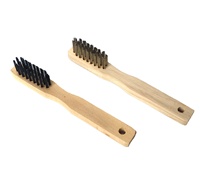 Petite brosse à poêle avec manche en bois et acier pour le nettoyage et l'ébavurage
