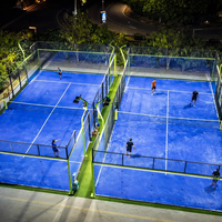 Terrain de padel QJIN, design panoramique classique robuste, terrain de padel-tennis, gazon artificiel résistant aux UV pour hôtels de luxe modernes