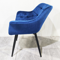 Chaise de salle à manger élégante et moderne au design européen, avec dossier portable, en tissu velours et structure métallique, confortable pour la maison et l'hôtel
