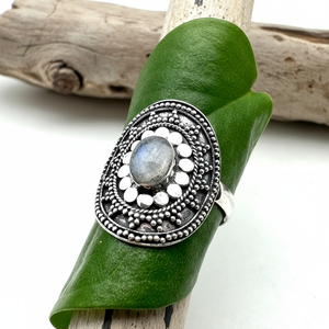Anillo Hecho a Mano de Plata de Ley 925 con Baño de Rodio y Piedra Lunar, Estilo Boho, para Mujer, Regalo para Fiesta o Boda - Product Image 1