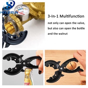 Pratico e resistente eco-friendly 3-in-1 multifunzione in plastica noce Cracker valvola manuale chiave chiave dado apribottiglie - Product Image 4