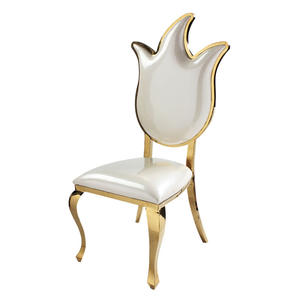 Chaises de mariage en acier inoxydable doré à dossier en forme de flamme royale - Product Image 1