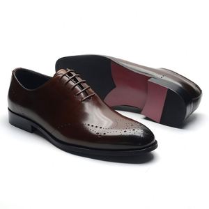 รองเท้าหนังวัวแท้สไตล์ใหม่สำหรับผู้ชาย แบบ Brogue Oxford ระบายอากาศได้ดีและสวมใส่สบาย เหมาะสำหรับใส่ทำงานอย่างเป็นทางการ - Product Image 2