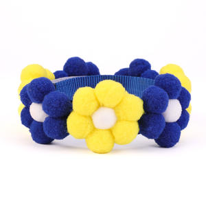 Collar para Perro Hecho a Mano con Lindos y Distintivos Diseños de Corazón Blanco y Rosa con Flor para Perros Hembra y Macho - Product Image 1