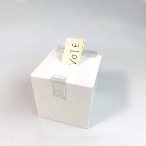 Neuankömmling Chinesischer Hersteller kunden spezifisches Design klare kunden spezifische Acrylschloss-Spenden box nur für Anzeige