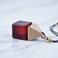 Bouteille diffuseur de voiture en verre 8ml vide avec bouchon en bois, diffuseur d'air suspendu, aromathérapie, vente en gros usine personnalisée
