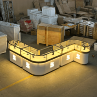 Présentoirs à bijoux incurvés avec éclairage LED, vitrine en verre trempé, comptoir personnalisé avec logo pour bijouterie, boutique, magasin de détail