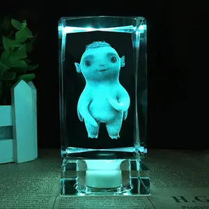 K9 Artesanías de cristal en blanco 3D Personajes de dibujos animados grabados con láser Luces LED Decoración de Navidad Cubo de cristal - Product Image 1