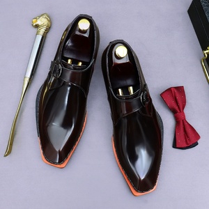 รองเท้าหนังอย่างเป็นทางการของผู้ชายทำจากหนังวัวคุณภาพสูงที่มีผิวเคลือบเงามีความเงางาม - Product Image 1