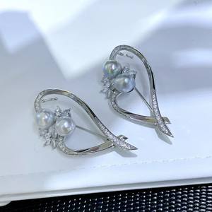 Cofre de Joyería Japonés de Lino Genuino Akoya, Cofre Doble para Broches con Perlas de Agua de Mar Naturales y Diseño Floral de Moda - Product Image 2