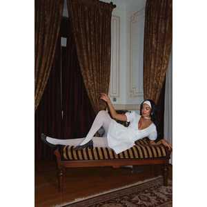 Robe mini blanche avec nœud devant, de haute qualité, élégante, sexy, style été, fête, bureau, translucide avec volants, tailles XS à 5XL - Product Image 2