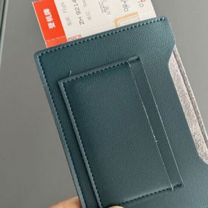 Funda de Pasaporte Delgada de Piel Sintética con Grabado en Relieve para Hombre y Mujer - Product Image 6