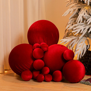 Venta al por mayor de árboles de Navidad y decoraciones, accesorios para escaparates de bodas, decoración de ventanas, accesorios de exhibición, bola de espuma roja, hecha en China - Product Image 4