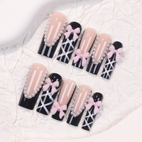 24pcs Kuku Palsu Panjang Bentuk Coffin Warna Hitam dengan Garis Silang Pink, Hiasan Pita Putih 3D & Mutiara, Kuku Palsu untuk Wanita