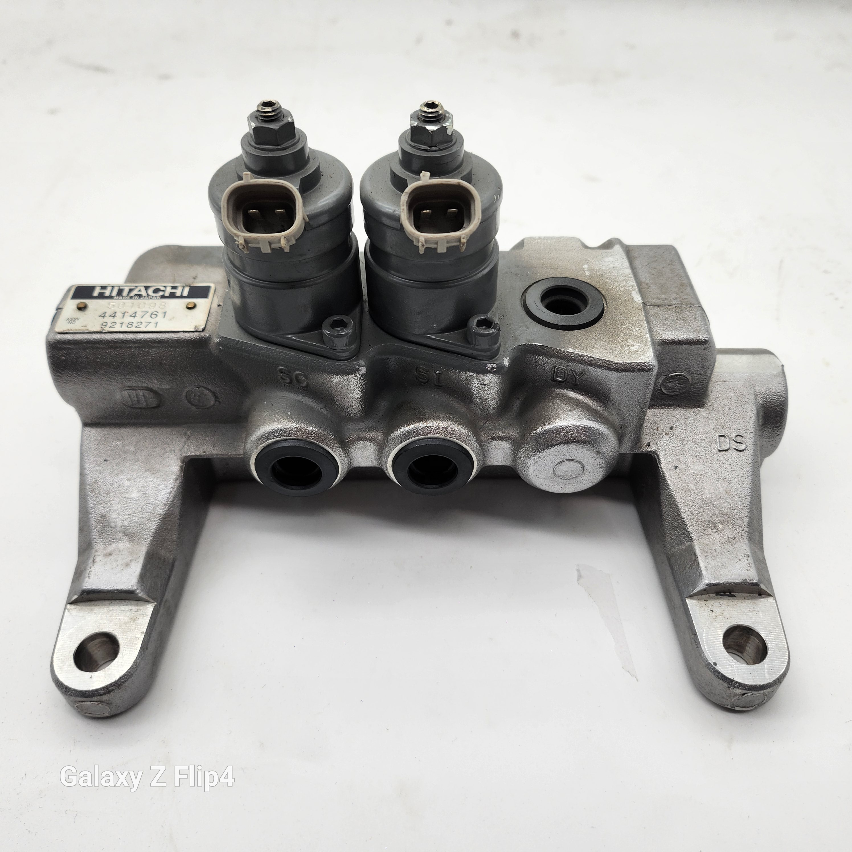 Excavator Parts - Solenoid Valve 9221114 for ZX120/ZX200