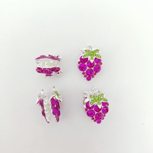จี้รูปองุ่นประดับเพชรเทียมเคลือบเงิน พร้อมรูสำหรับทำเครื่องประดับ DIY - Product Image 4