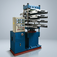 Machine de vulcanisation automatique pour la fabrication de dalles en caoutchouc et de tapis emboîtables en granulés EPDM colorés