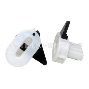 Clip de fixation du coussin du siège arrière Shuangxuan LR026762 pour Ford Focus Mondeo Fiesta, en plastique, pièce unique - Product Image 1