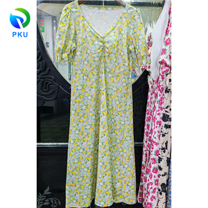 ชุดเดรสลายดอกไม้ แบรนด์ PKU รุ่น PKU-023 คอ<span class=keywords><strong>วี</strong></span> แขนยาว ดีไซน์หรูหรา พร้อมจีบ  กระเป๋าแ<span class=keywords><strong>ล</strong></span>ะของใช้ทั่วไปมือ<span class=keywords><strong>สอง</strong></span> ผ้าชีฟอง - Product Image 3