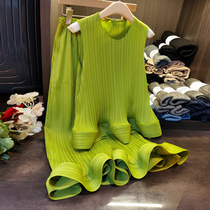 Hong Kong lotus leaf flap moda senza maniche gilet top + gonna a pieghe alla moda set due pezzi - Product Image 3