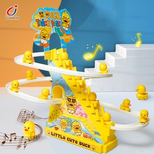 Chengji tự làm đường sắt đua theo dõi điện nhỏ vịt leo cầu thang Bộ Giáo dục Pin hoạt động ánh sáng âm nhạc vịt trượt Đồ chơi - Product Image 2