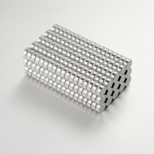 Imán de tierras raras Ndfeb Fuerte magnético Personalizable en varios tamaños Imán magnético de neodimio súper fuerte (discos y bloques) - Product Image 1