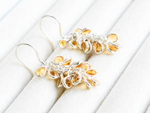 Pendientes Colgantes de Plata 925 con Diseño de Panal Radiante, Citrino en Cascada y Estilo Moderno - Product Image 6