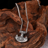 Nordique Viking Mjolnir Thor marteau casque de crainte pendentif bijoux en acier inoxydable homme pendentif collier