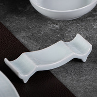 Service de table en porcelaine blanche pour hôtel/restaurant, restauration, buffet, bol à riz, tasse à café, soucoupe, assiette, style chinois Jingdezhen