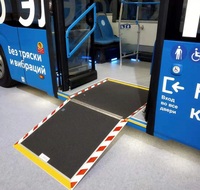 Rampe de fauteuil roulant électrique automatique pour bus à plancher bas