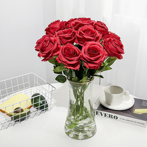 Roses artificielles en tissu de soie Gardenia, rouge, 12 pièces, décoration de mariage, décoration de la maison, bouquet pour la Saint-Valentin - Product Image 1