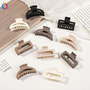 Moda di tendenza simpatiche forcine in metallo a farfalla con perle Glitter 5cm taglia vendita calda all'ingrosso accessori per capelli da donna di natale - Product Image 1