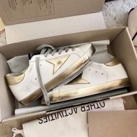 Chaussures de sport en cuir véritable de grande taille 45 pour hommes, baskets dorées de marque célèbre à lacets, style vieilli, pour femmes