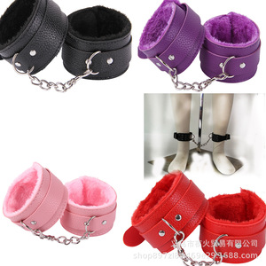 Produits pour adultes, bondage, dispositifs de tortion, menottes érotiques, menottes en cuir et peluche SM, jouet alternatif SM transfrontalier - Product Image 5